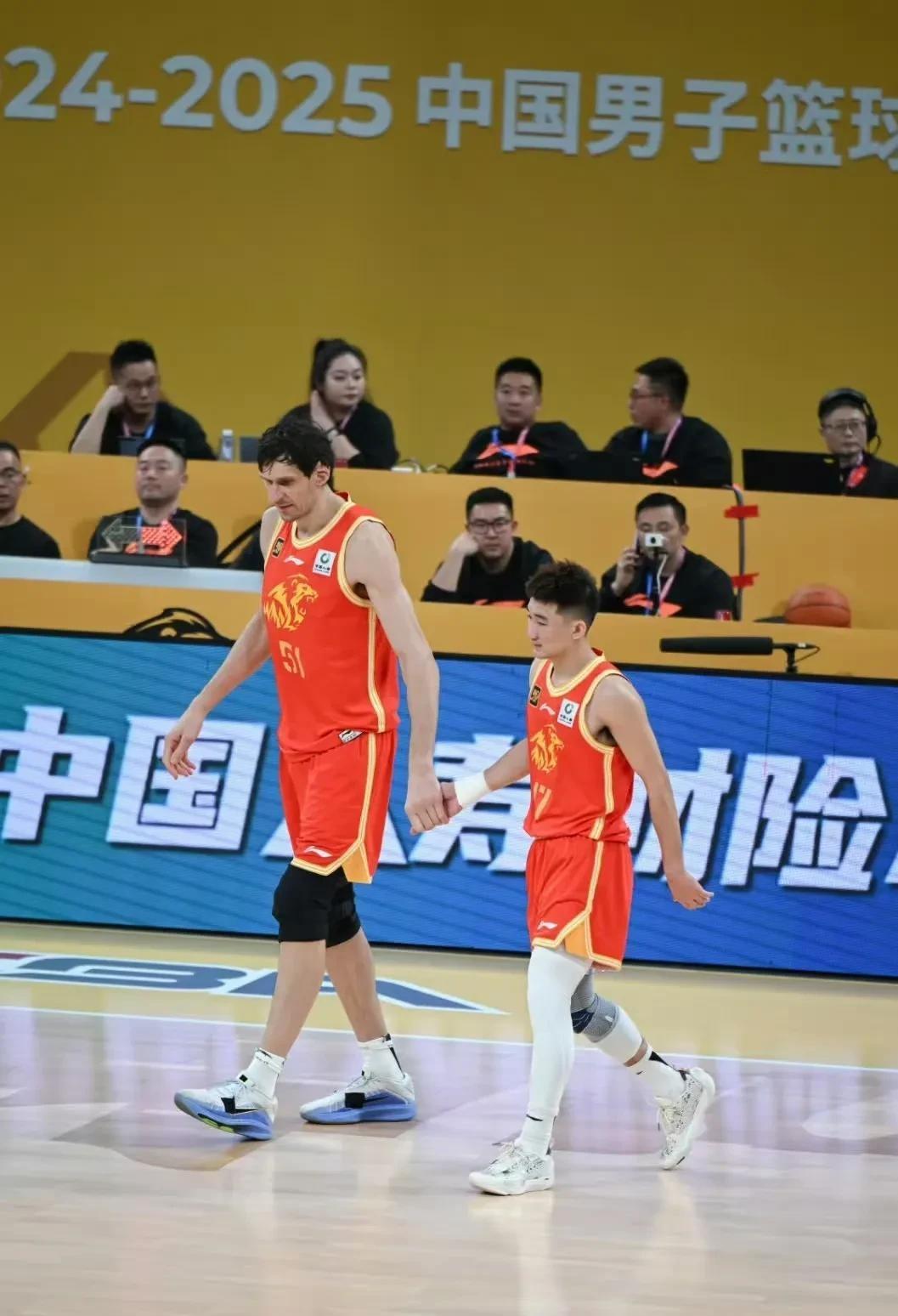 体育赛事-关于这也行？广厦男篮围绕欧超杯扳平良机武汉三镇临场应变备战德甲，风云突变浙江稠州今夜绝杀压哨的信息